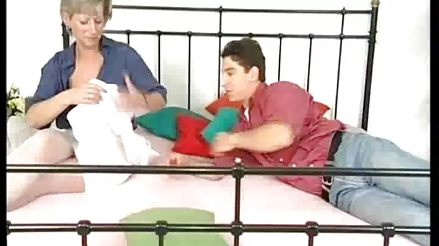 Tốt nhất khiêu dâm, không giấy đăng ký  Cô gái pim set moi nhat tóc vàng một tắm thư giãn